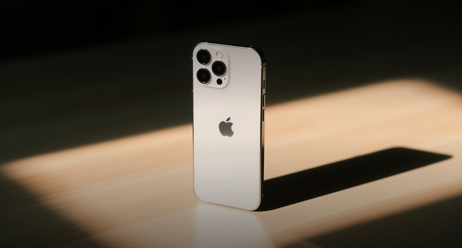 Apple iPhone shipments in China surge 66.3% in June, CAICT data shows