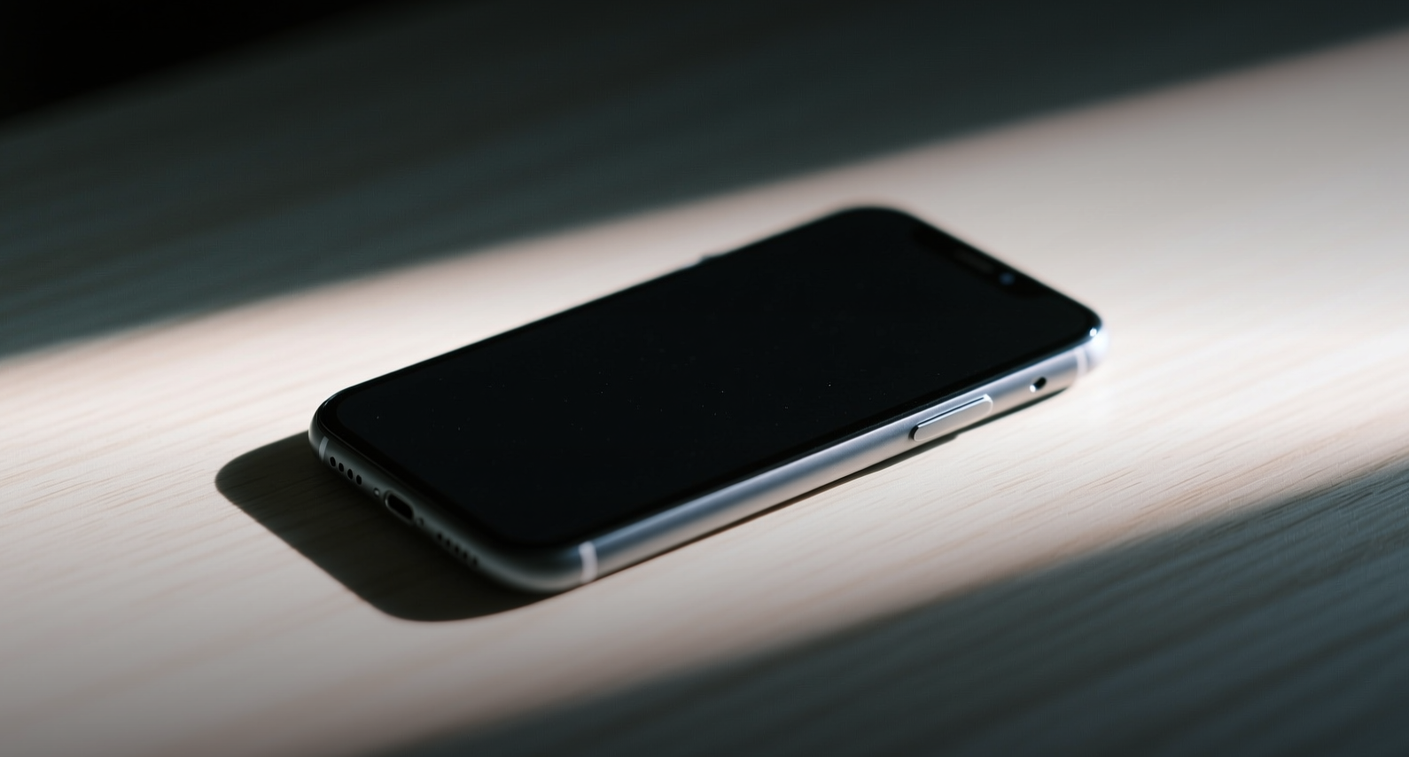 Apple sidesteps AI spending race, setting up 1.3B iPhone upgrade opportunity