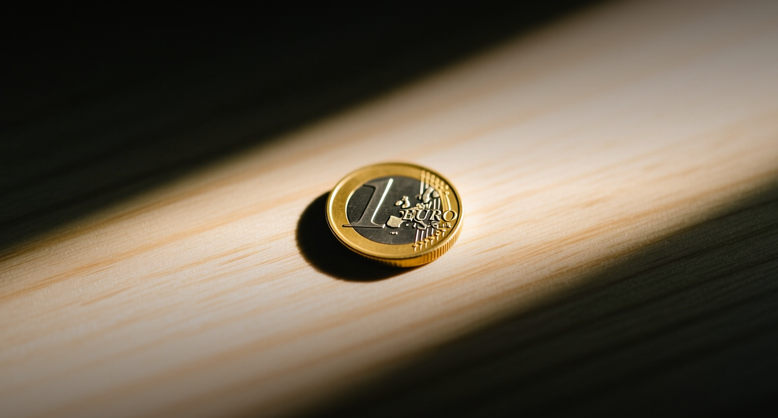 Goldman Sachs cuts EUR/USD forecast to 1.12 on dollar strength