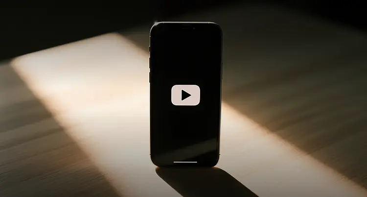 Netflix licenses short-form video from 6 publishers to challenge YouTube