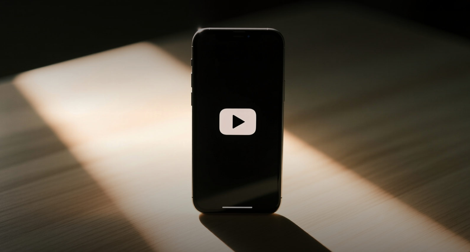 Netflix licenses short-form video from 6 publishers to challenge YouTube