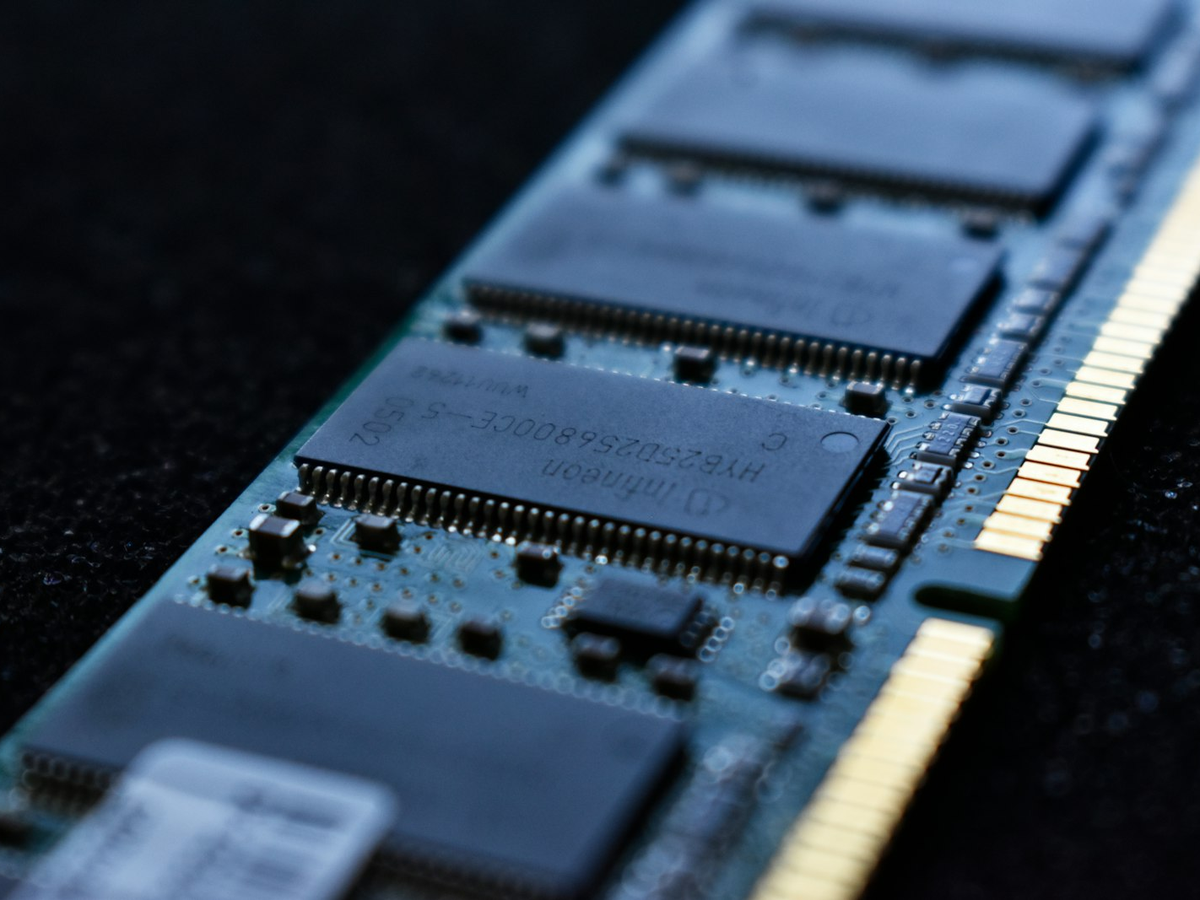 Nomura Quintupled SK Hynix's Target in 6 Months — A Tailwind for MU and SNDK